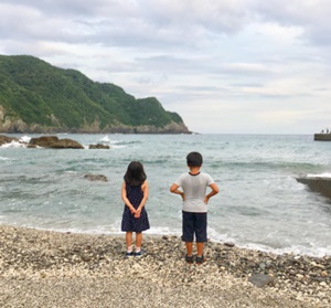 瀬﨑祐介さんの子供・男の子と女の子