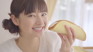 新川優愛さん出演CM「まるごとバナナ」