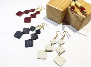レザー工房YANAI(やない)のレザーピアス