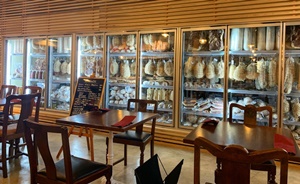 イル・コテキーノの店内