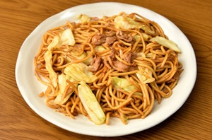 やまな食堂のひるぜん焼きそば