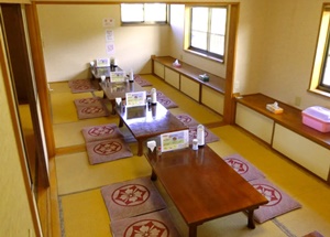 ひるぜん焼きそばのお店・やまな食堂の店内[２階]
