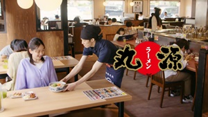 丸源ラーメンのCM画像