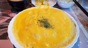 喫茶店ライフのメニューオムレツカレー