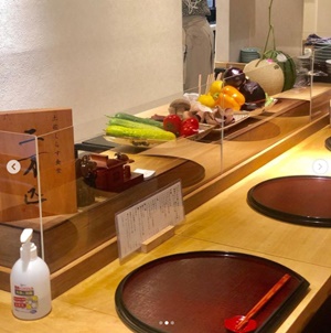 土佐しらす食堂二万匹の店内・カウンター
